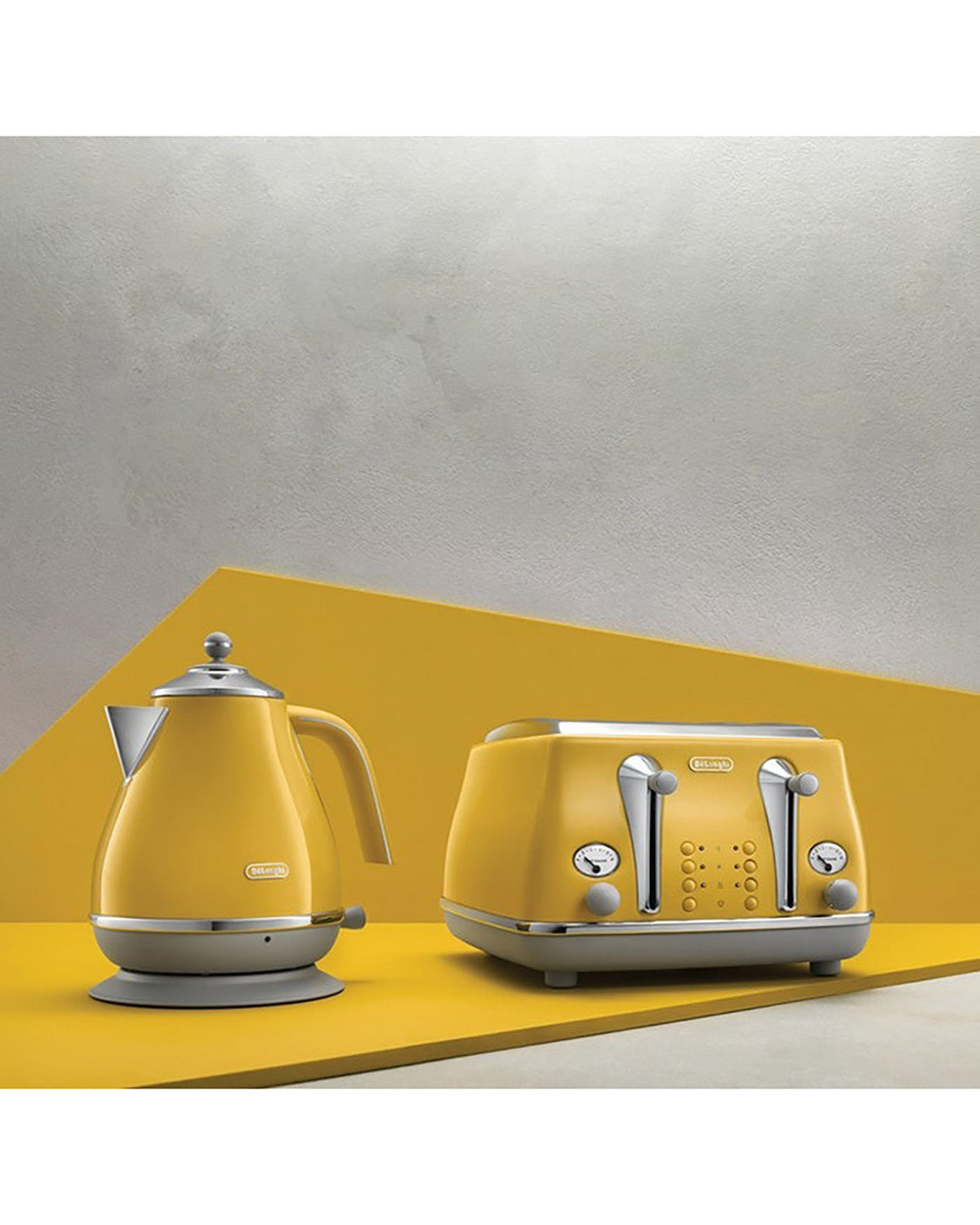 DeLonghi Icona Capitals 4 Slice Toaster - New York Yellow
